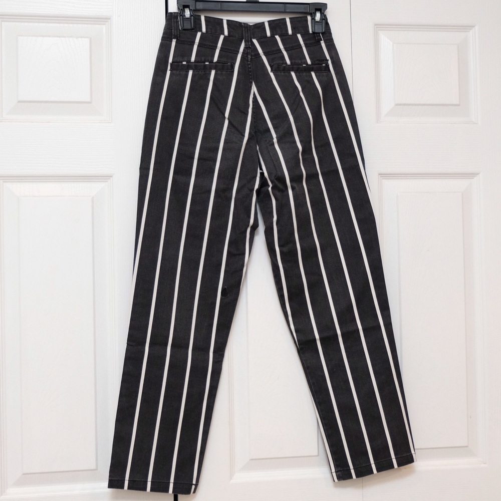 Volcom striped crop ankle pants, 24. G